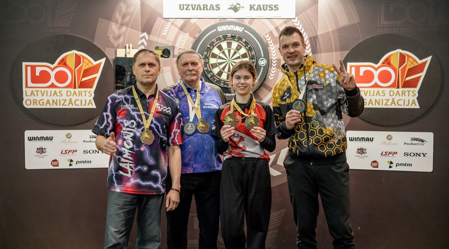 Titulētais Razma un jauniešu čempione Kirilova uzvar Uzvaras kausā Darts virslīgā šautriņu mešanā