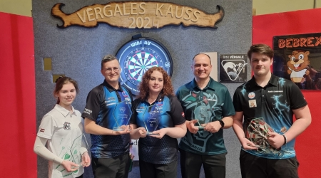 Vērgales Kausa 2024 čempioni - Valters Melderis, Sandija Andresone, Kazimiers Joniks, Ralfs Laumanis, Amanda Kirilova un Jēkabs Mālnieks