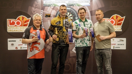 Arī Jēkabpils kausā šautriņu mešanā uzvar Latvijas čempioni Razma un Roga